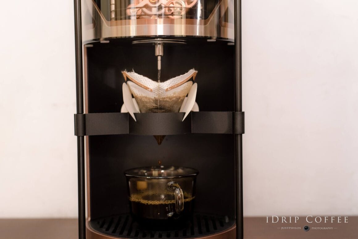 等待咖啡沖煮的過程中也可以觀察注水頭運轉的過程非常有趣。