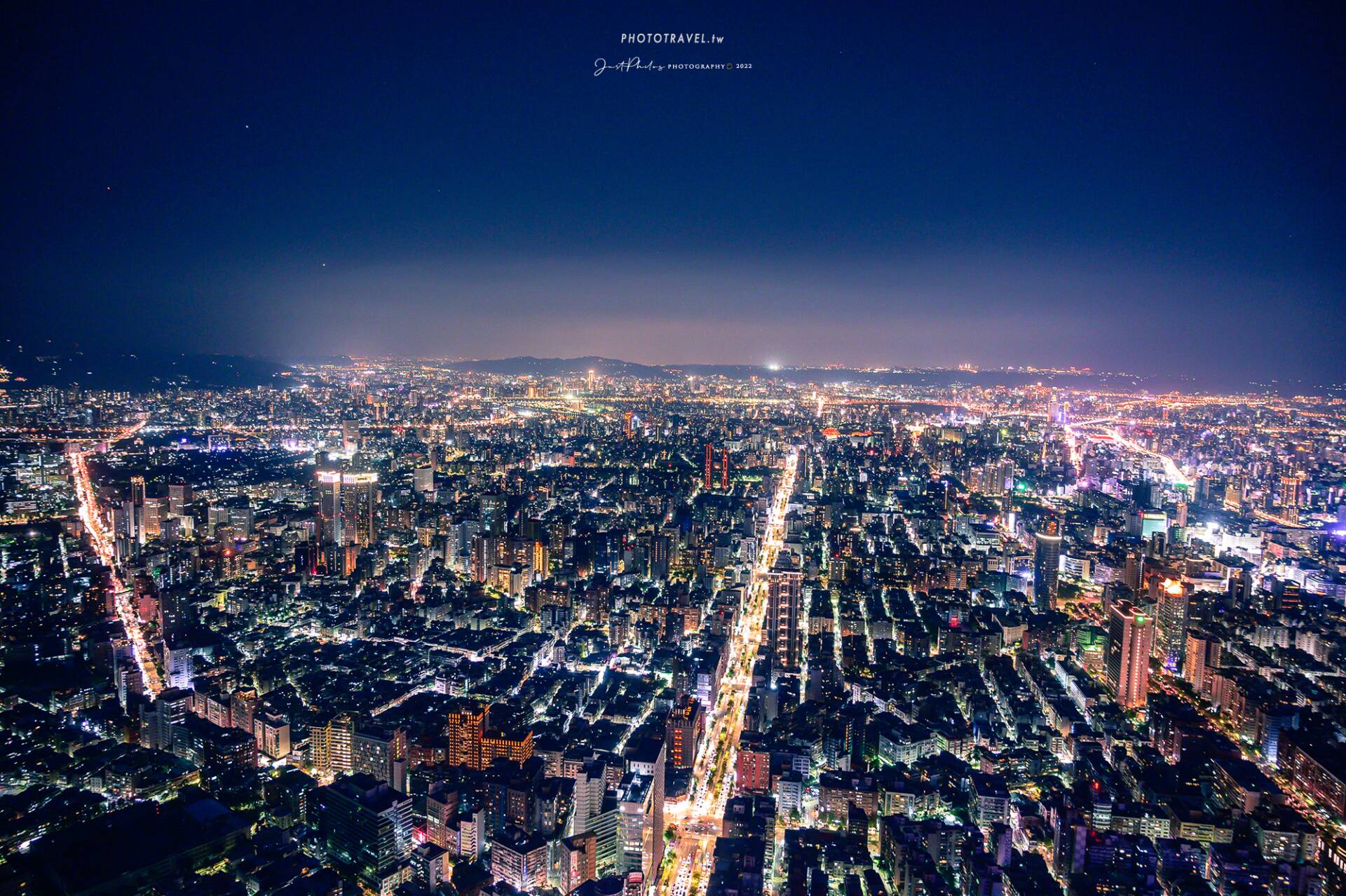 [台北] 台北夜拍景點攻略 | 搭乘捷運看台北夜景 - 相機旅圖