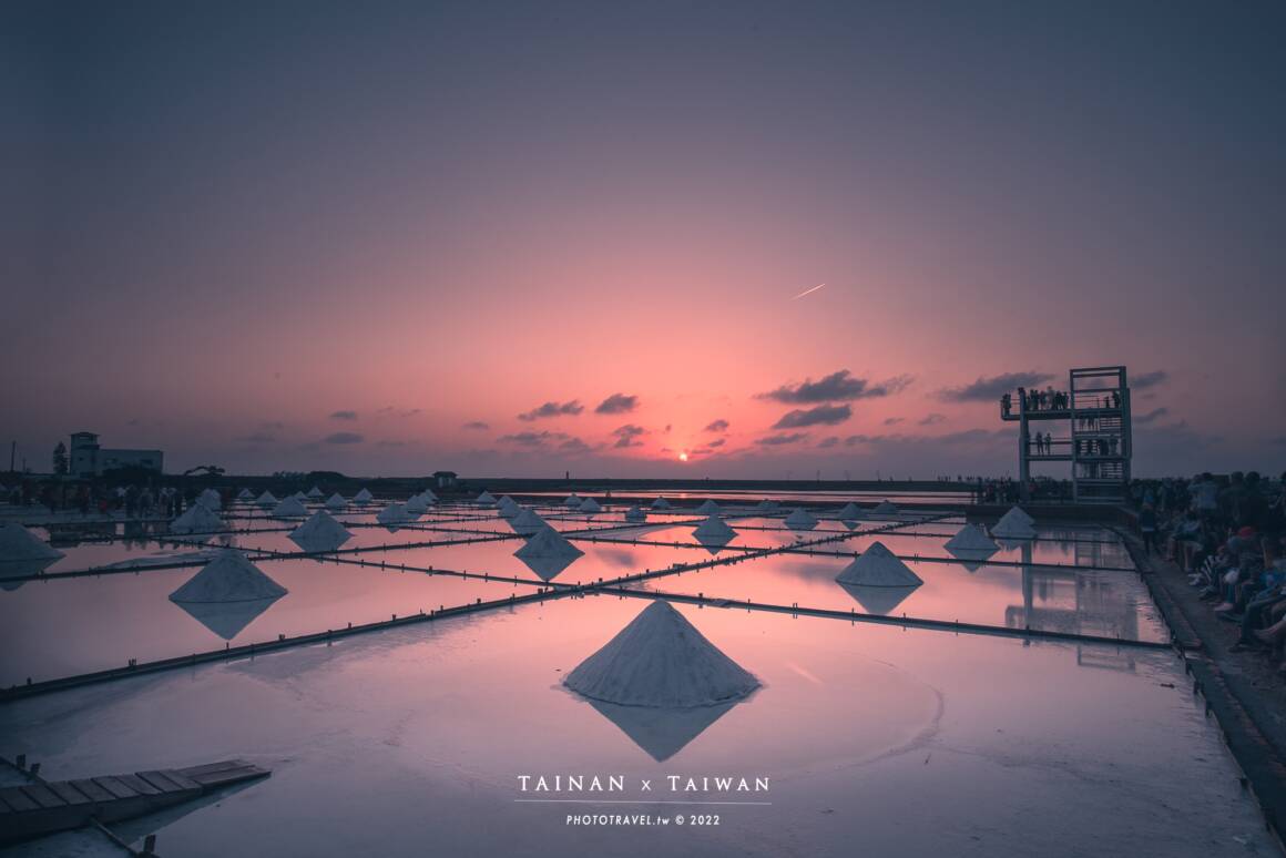當天天氣非常好，可以拍攝到日落的井仔腳瓦盤鹽田色溫變化