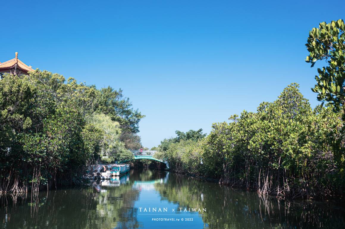前往四草綠色隧道當天天天氣非常好。